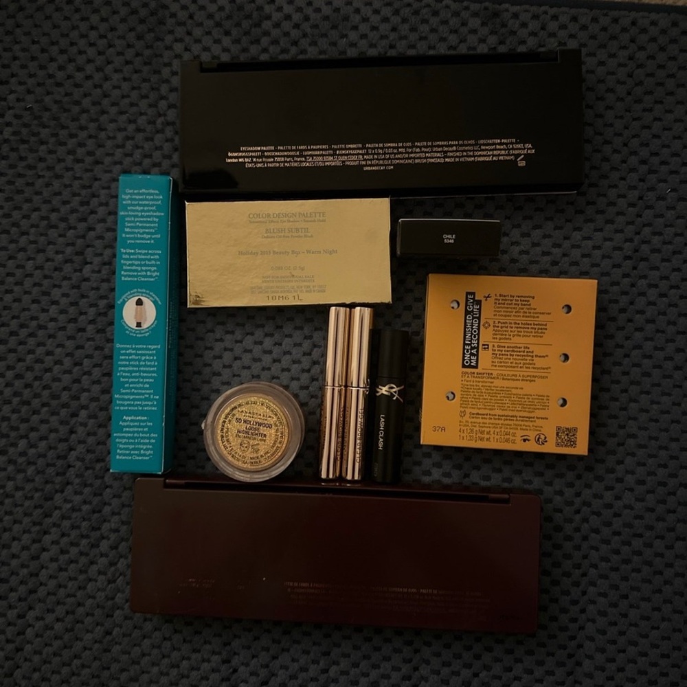 Makeup bundle - Picture 2 of 3